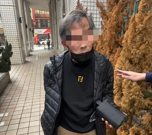 逾20萬銀飾和相機遺落路邊！2男「拾金有昧」　失主報警逮1人