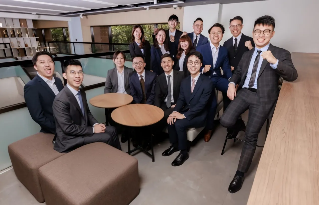 国泰金控「三大储备干部」计划也将于2月中上旬开跑，今年共祭出77明职缺招募海内外优质人才，首年即挑战百万年薪。国泰金控提供