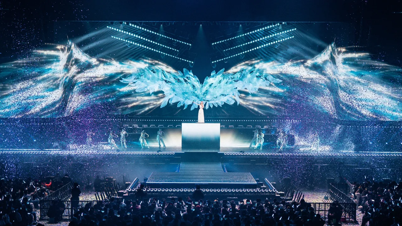 楊丞琳全新巡演打造19個升降台＋12 公尺巨翼！視覺震撼再升級。樹與天空提供