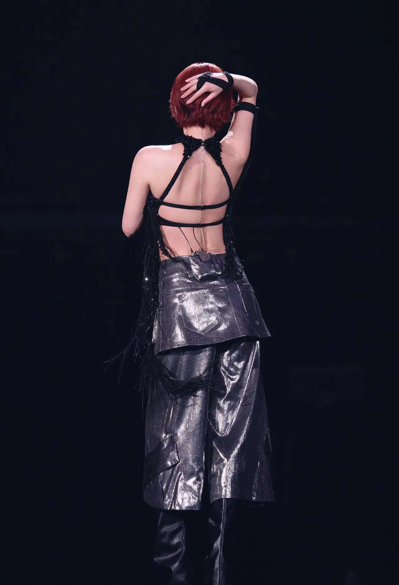 楊丞琳大秀美背。樹與天空提供