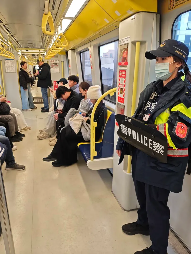 新北捷警隊執勤。警方提供