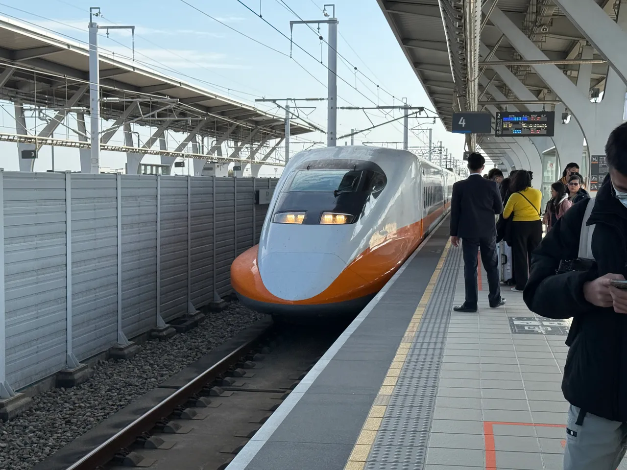 高鐵今傳旅客落軌!1307車次取消營運 因調度列車恐誤點|壹蘋新聞網
