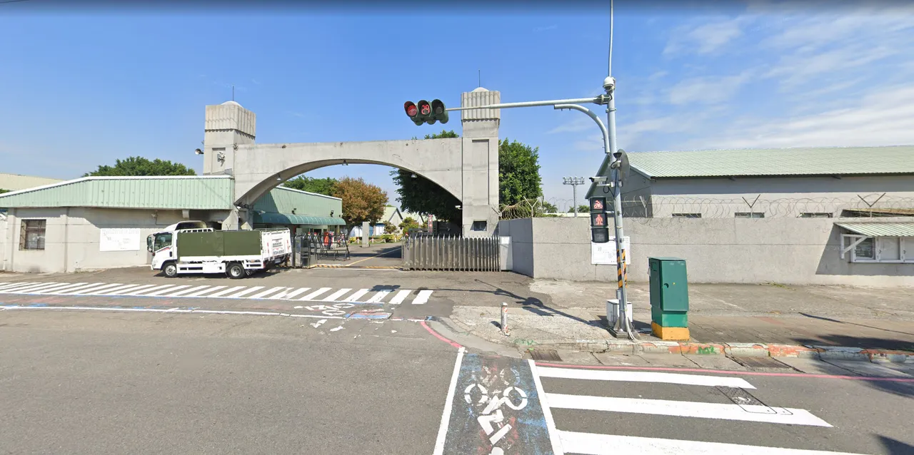 徐巧芯接獲205兵工廠同仁投訴，指稱薪資長期達不到31449元的法定標準。翻攝Google地圖