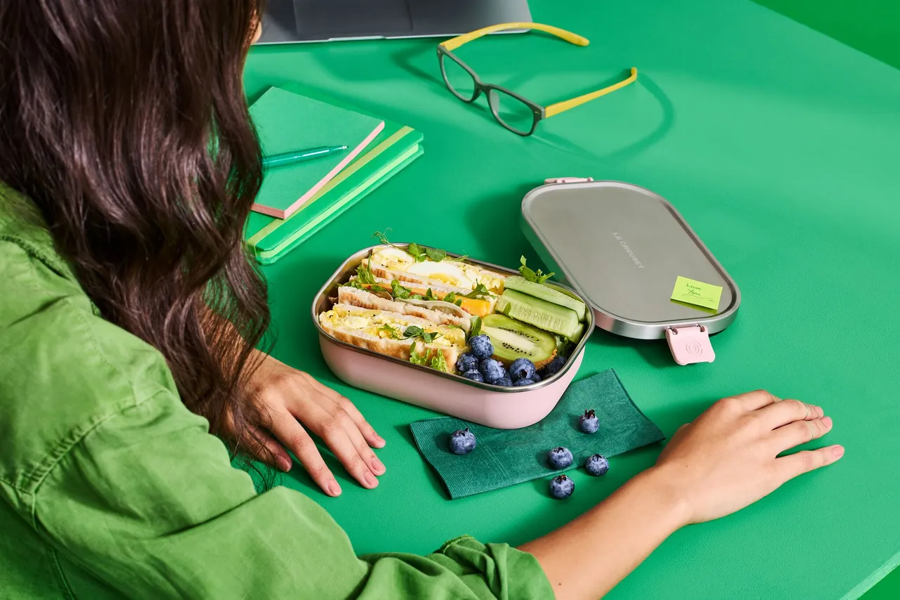 换购商品包和适合放三明治、沙拉、水果、鸡胸肉等轻食的便当盒。全联提供