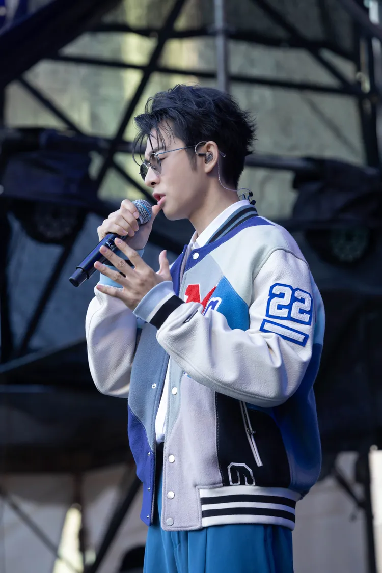 蕭子墨生日獻禮新歌《調頻》。植光土壤音創提供