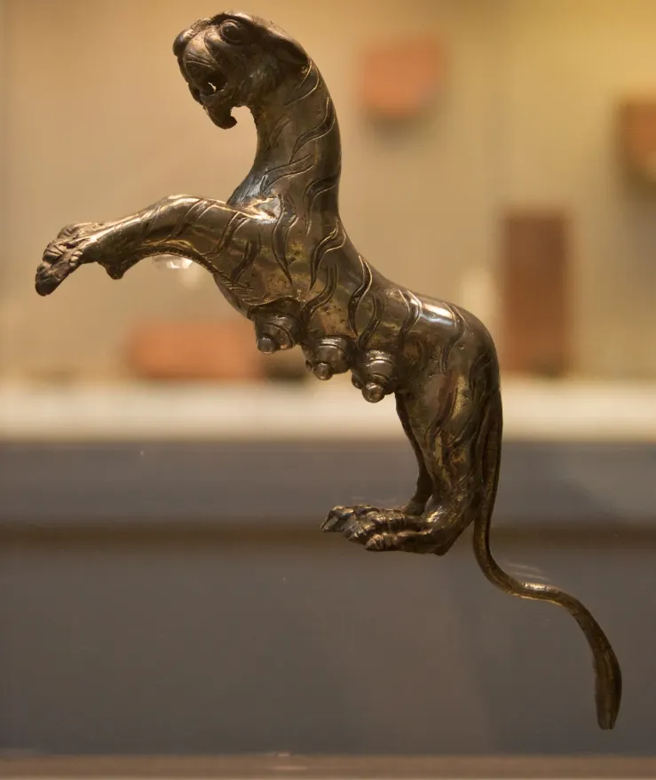 出土寶藏中包含一隻神話動物。IFL Science