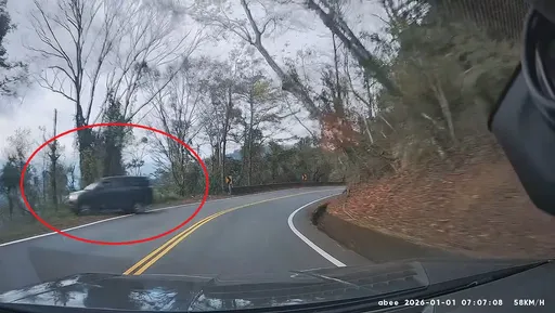 畫面曝光！休旅車元旦上合歡山　盲彎失控衝落山谷釀1傷