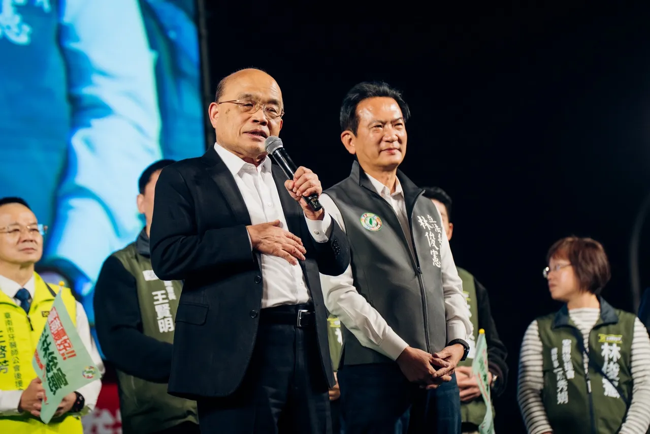 蘇貞昌南下替林俊憲站台，還引發「正派」跟「歪哥」爭議。服務處提供