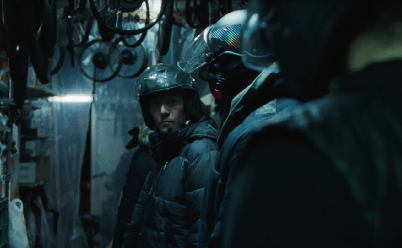 張震化身在紐約打拚的外送員。甲上提供