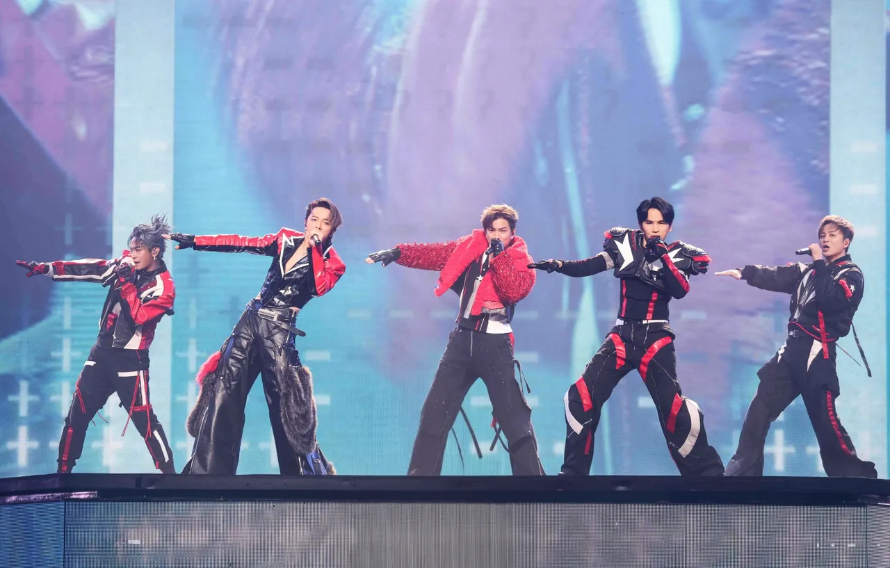 Energy书伟闪兵鞠躬道歉！「将有一段时间无法见面...」相约再唱跳