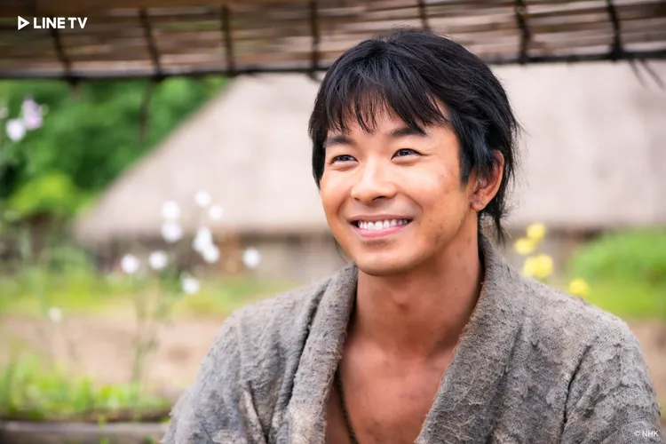 仲野太賀飾演豐臣秀吉。LINE TV提供