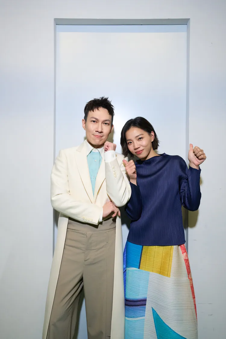 龔鈺祺（左）曾是洪佩瑜學生時期舞蹈課的伴奏老師。緒風提供