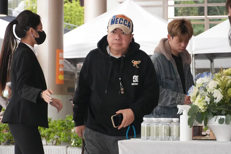 董至成現身致意。彭欣偉攝