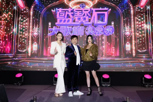 ibon开卖了！蓝宝石演唱会相约母亲节　专书、纪录片、演唱会限量套装72折