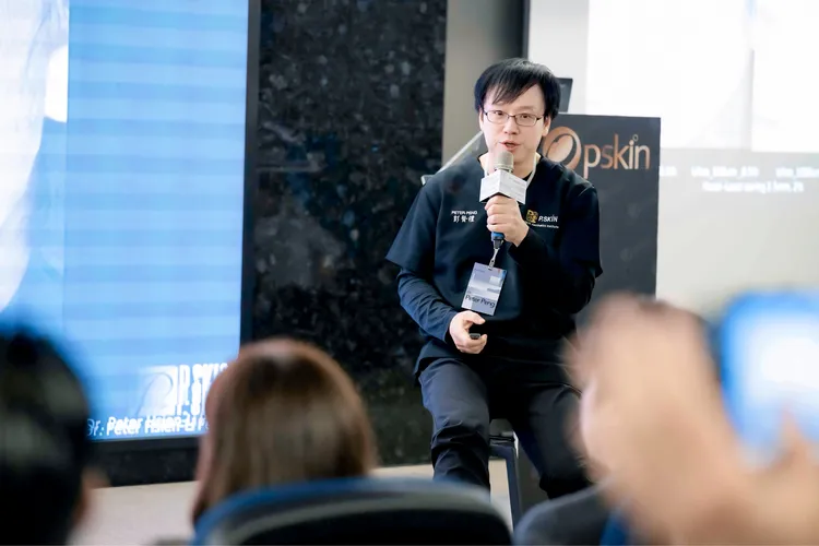 彭賢禮院長更在意的是能否幫求美者規劃「剛好對應需求的療程組合」。