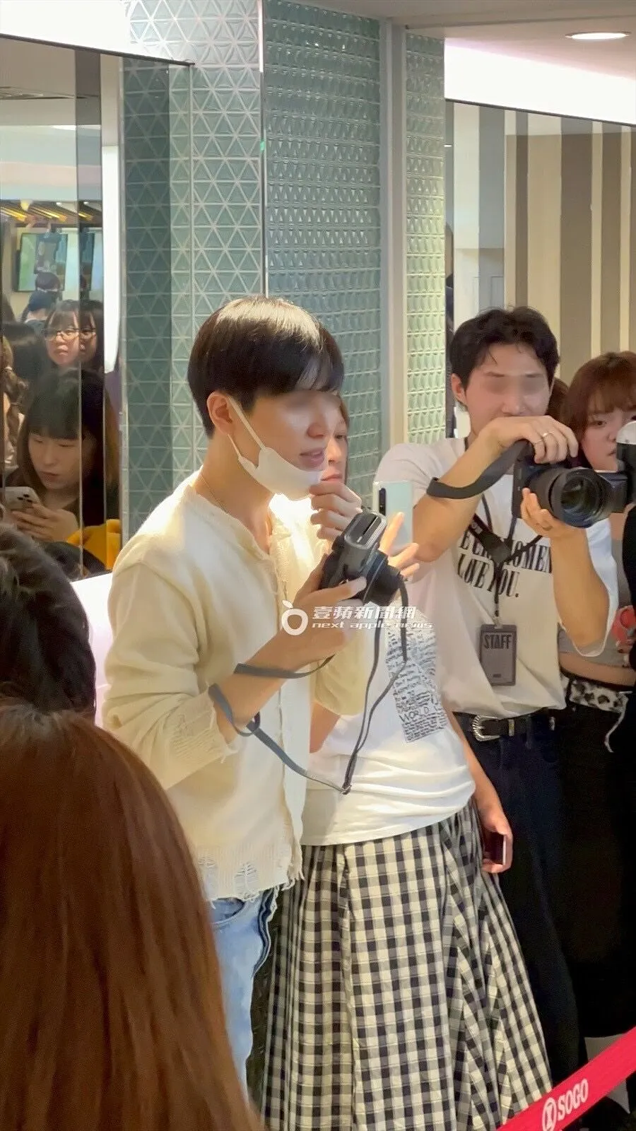 炎亞綸男友還會貼心指導粉絲站位。特勤中心攝