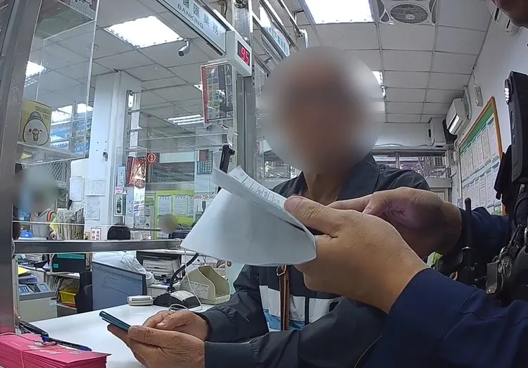 張男資助沒見過面的女友4萬元，行員、警方齊力阻詐。翻攝畫面
