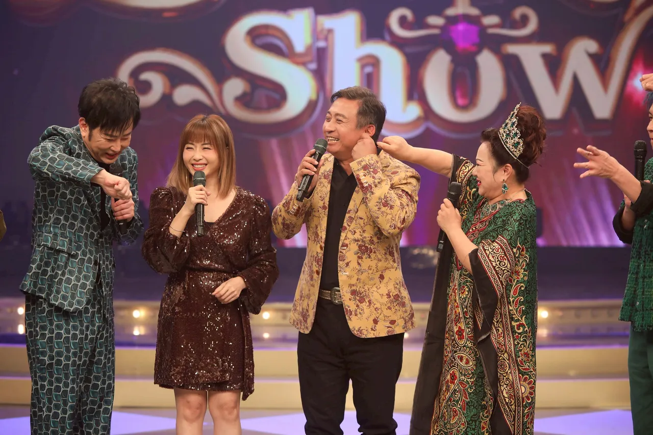 陽帆（左起）、吳淑敏、王中平、白冰冰等錄影。民視提供