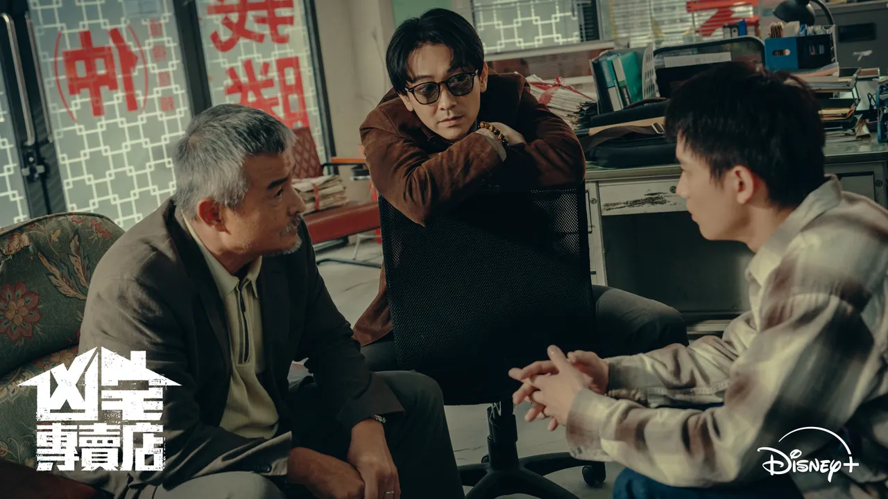 李銘順（左起）、施名帥、范少勳拍完戲感情好得像家人。Disney+提供