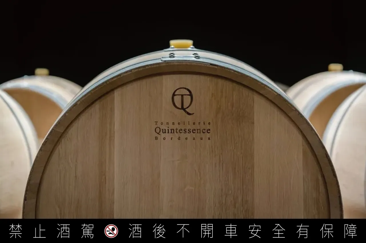 珍稀昂貴的Brume Dorée金色橡木桶以「水霧」馴服烈火，釋放最純淨無瑕的甜美。業者提供