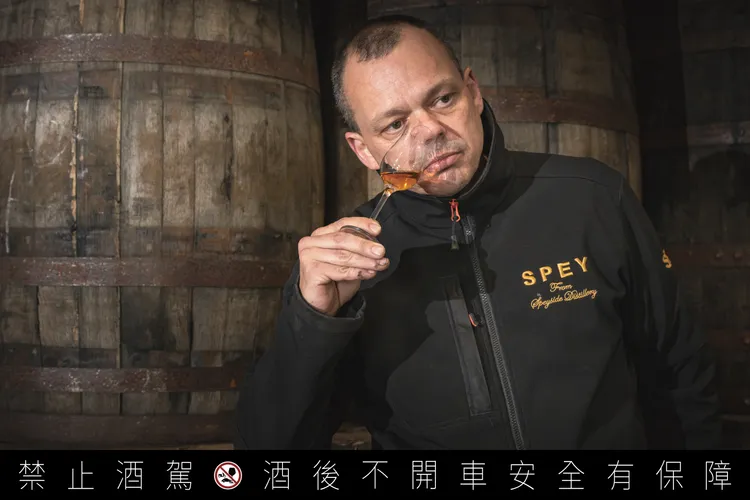 奇蹟背後的豪賭、偏執與耐心 SPEY 首席蒸餾師親赴波多爾說服頂級桶廠Quintessence。業者提供