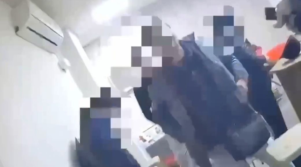 萬華民宅出入複雜 警深夜突擊破獲天九牌地下賭場逮35人