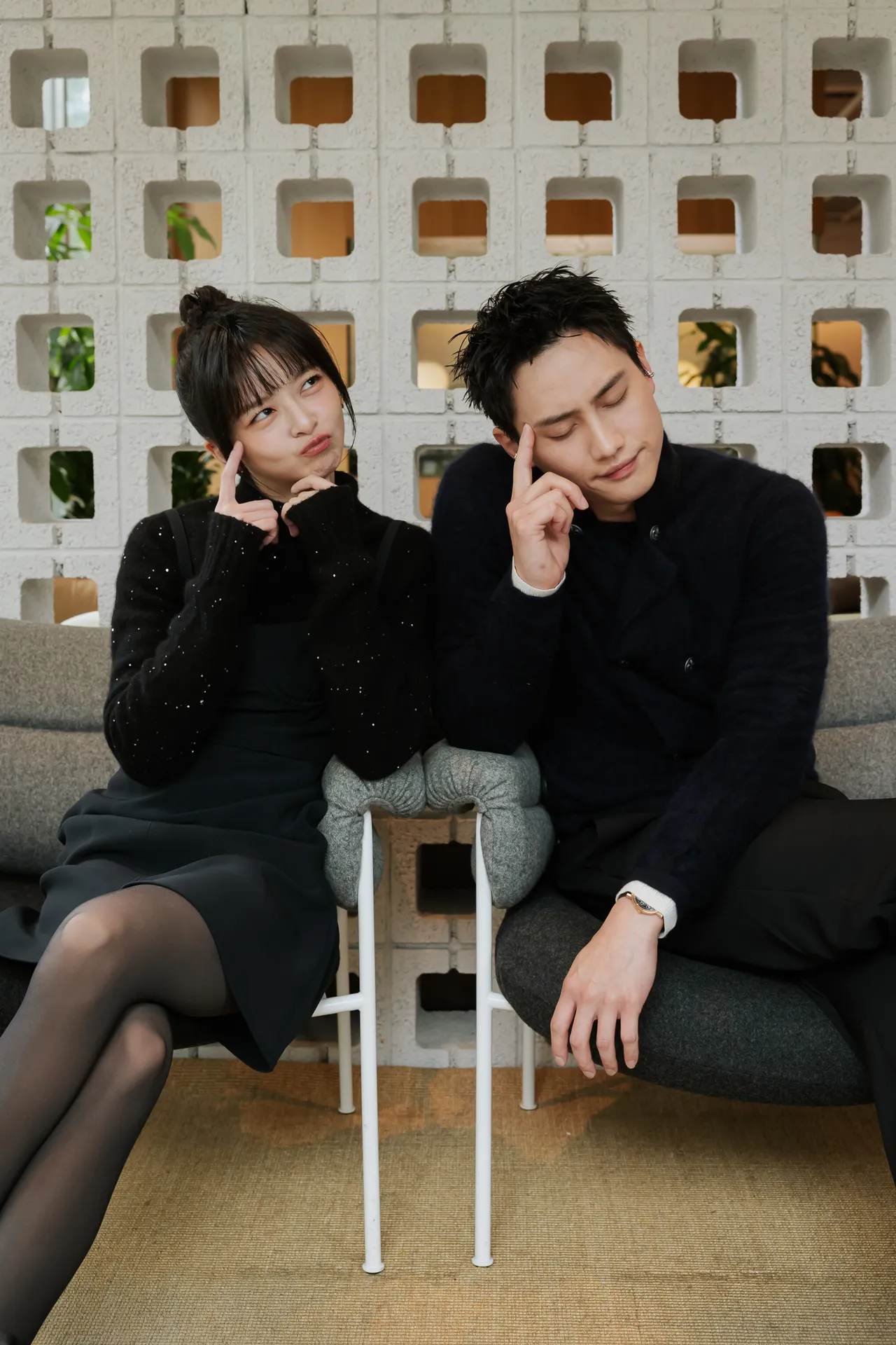 陳姸霏（左）和范少勳有不少對手戲。Disney+提供