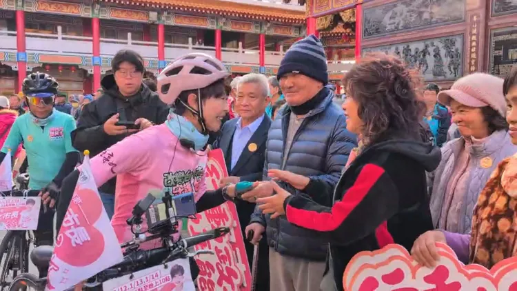 陳亭妃11日預計完成「鐵馬37區・前進市政府」行動最終章。翻攝畫面