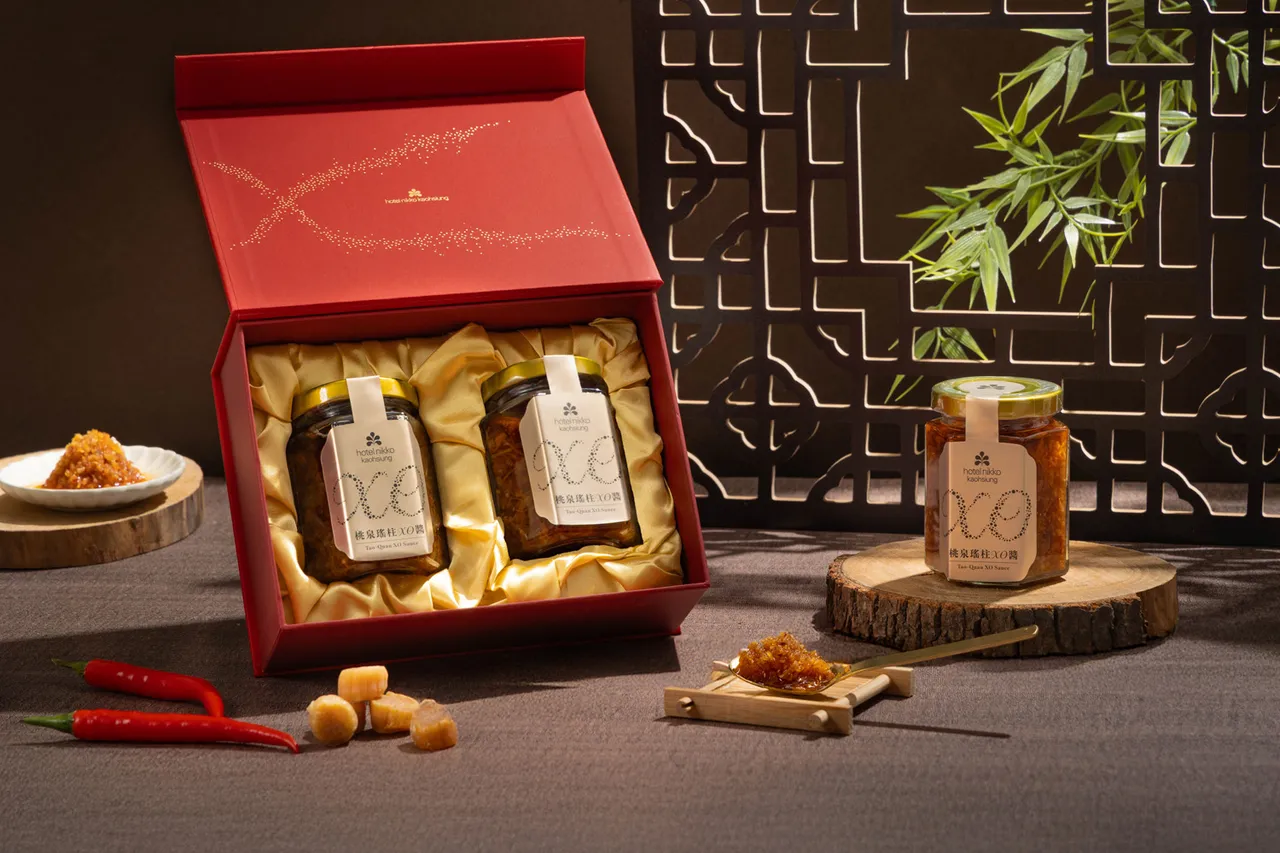 桃泉中餐厅推出「桃泉瑶柱 X.O 酱」礼盒，单入688元、双入1188元。业者提供