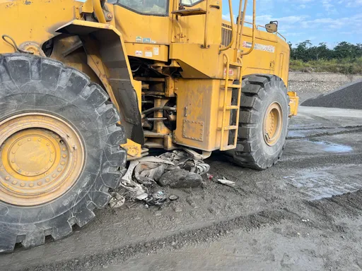 台東砂石場長騎機車遭員工駕駛推土機輾過　當場死亡