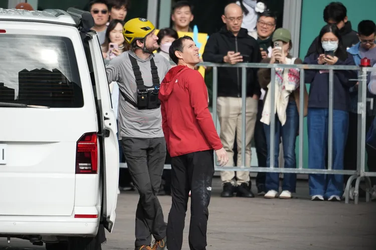 霍諾德本人身穿紅色上衣現身場內。彭欣偉攝