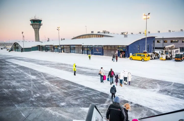 歐洲各地降雪成了一片銀色世界。翻攝X