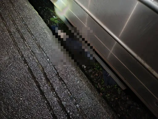 暖暖站深夜事故！疑撿東西闖軌道 　1男遭區間車撞亡