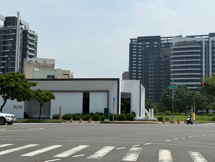 區段房價多屬4字頭行情，少數站上5字頭，部分廣告戶在3字頭。葉家銘攝