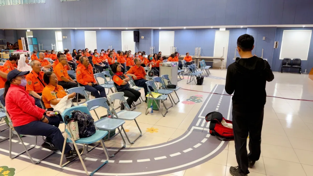 桃园市落实义交常年训练，提升协勤知能。翻摄画面