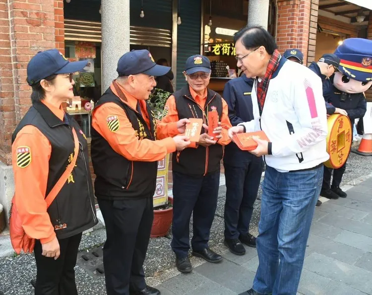 市長張善政慰勞義交。翻攝畫面