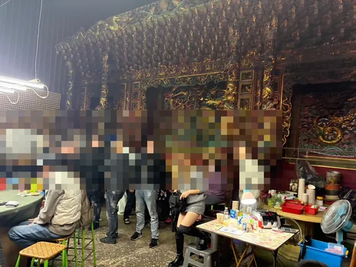 天九牌職業賭場藏身宮廟！神明也不保佑　大溪警逮44人法辦　