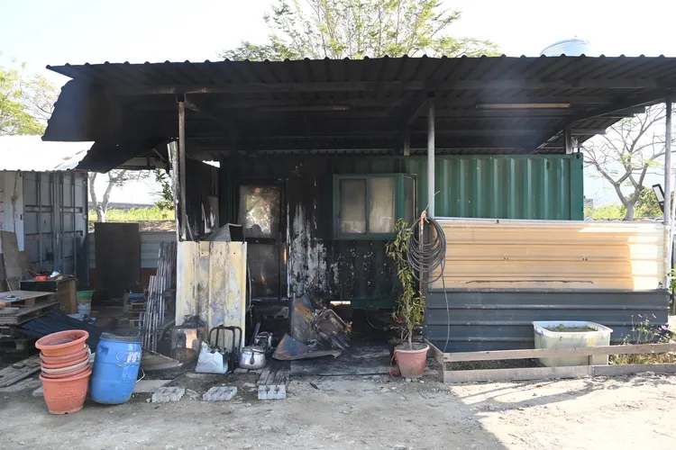 原來事件發生前，邱女懷疑狗狗遭郭男毒死，上山放火燒工寮洩憤。民眾提供