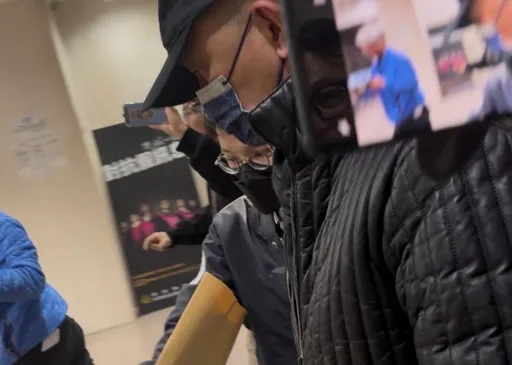 「神秘大戶」蕭漢森涉炒股賺千萬　深夜移送畫面曝！無奈吐6字