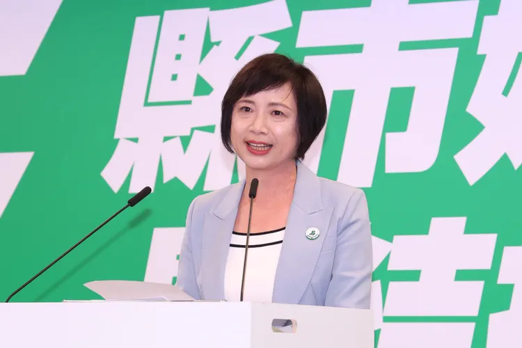 民進黨中執會後召開縣市長記者會，台中市長提名人、立委何欣純致詞。莊宗達攝