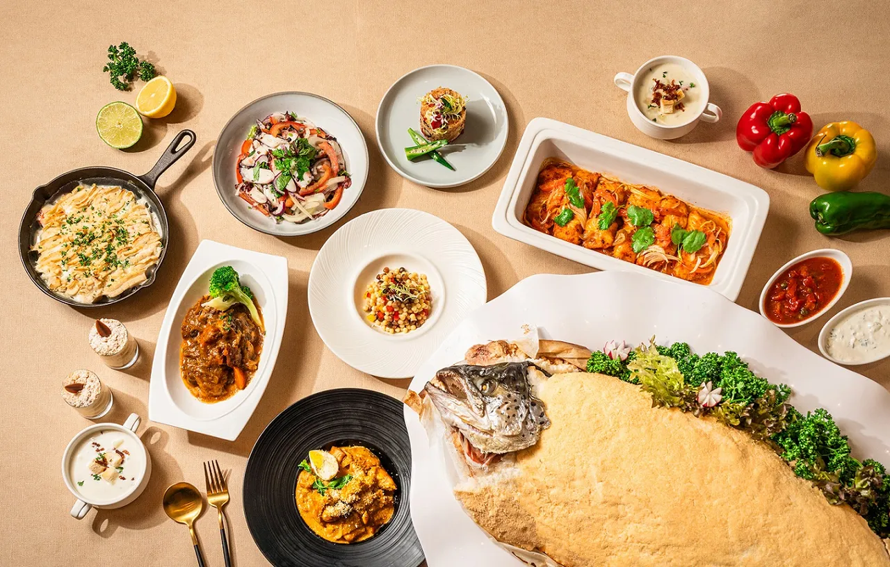 悅市集自助餐廳推出「名字有馬．馬上過來」優惠活動，凡姓名含「馬」字（同音亦可）或生肖屬馬者，用餐享兩人同行第二位半價，平均每位918元起。新板希爾頓酒店提供