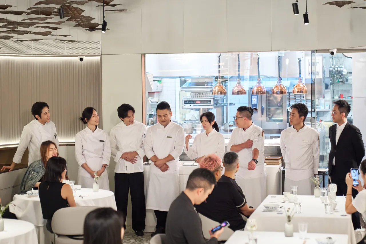 胡宇威（左）、Jessica、姚淳耀、陈勇孝、林予晞、郑淳豪、Will高郁皓等出席比赛。华视提供