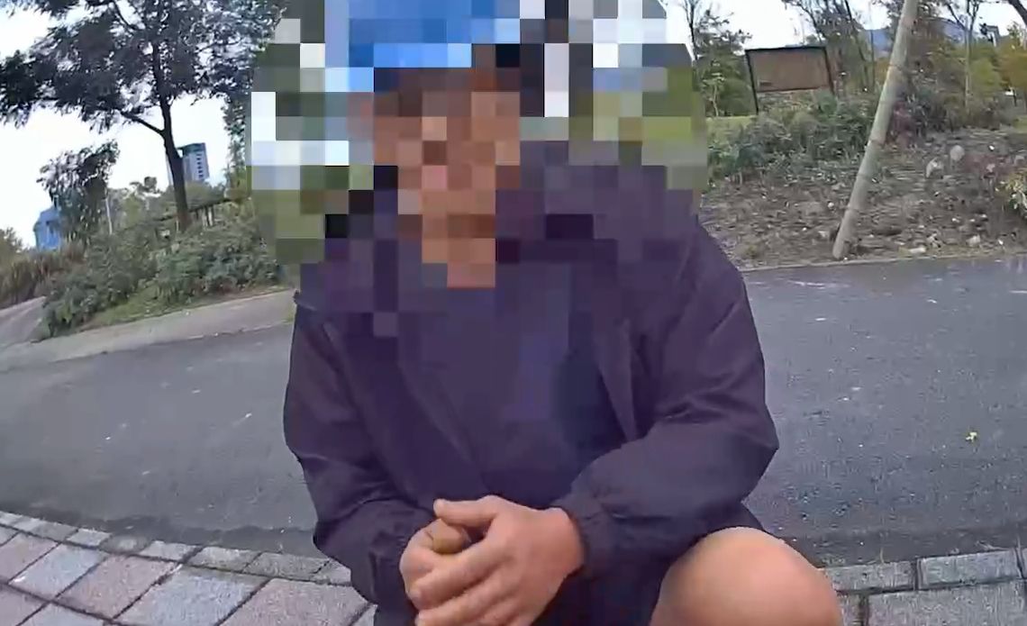 恍神男見警心虛 「電子煙」丟進水溝!當場遭逮送辦