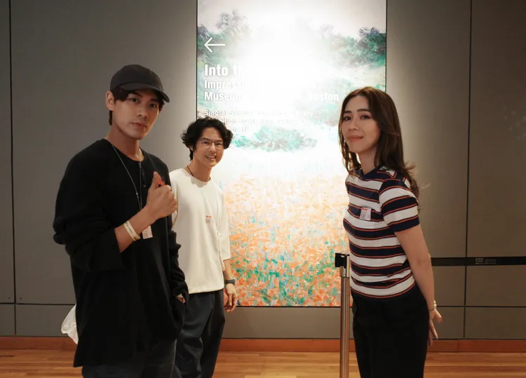 告五人抽空去新加坡美術館看展醒腦。相信音樂提供