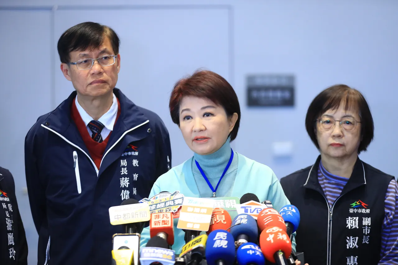 卢秀燕今宣布下学年度起全面补助台中市国中小营养午餐。民众提供