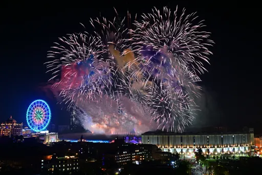 999秒全台最长！义大世界2026跨年烟火秀登场　5万6千人共迎新年