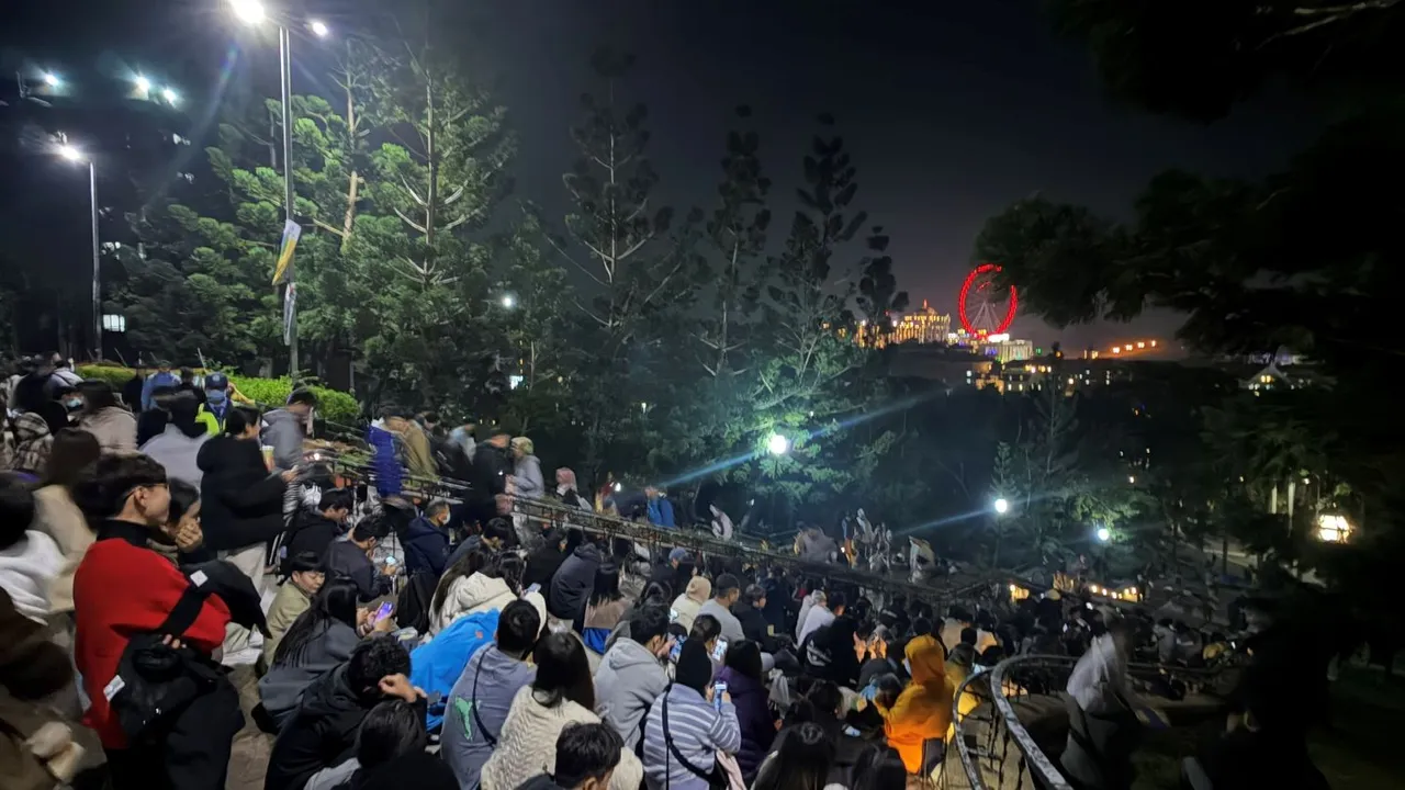 义大世界涌入约5万多人齐聚迎新年。义大提供