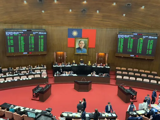 住宅法三讀婚育宅佔20%！「0票反對」藍綠白罕見共識　韓國瑜驚呼