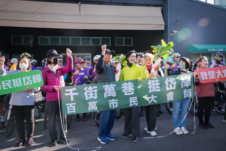 立委林岱樺4日上午於仁武服務處啟動車隊誓師行動。翻攝畫面