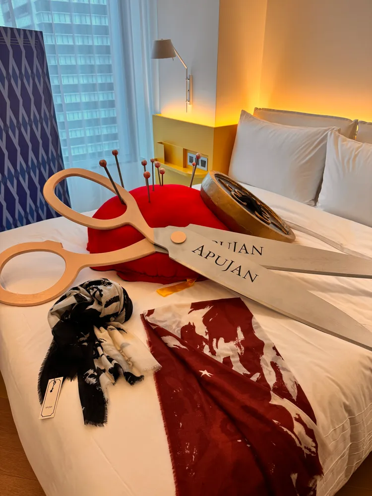 《愛麗絲夢遊仙境》也一直是APUJAN靈感來源。劉旻君攝